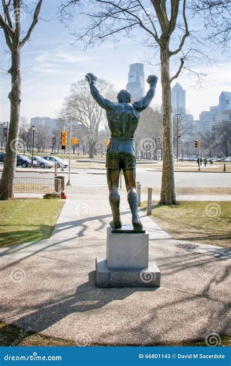 Rocky statue editorial stock photo. Image of boxing, philadelphiaart ...