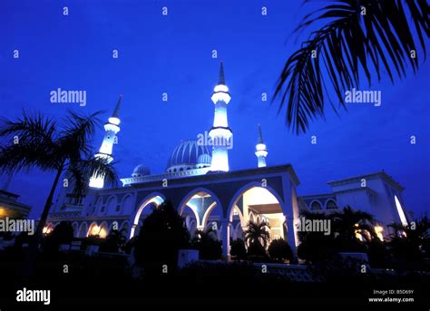 kuantan mosque east peninsular malaysia Stock Photo - Alamy