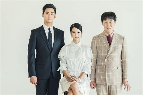 "It's Okay To Not Be Okay" Releases Family Photos of Kim Soo Hyun, Seo Ye Ji, and Oh Jung Se ...