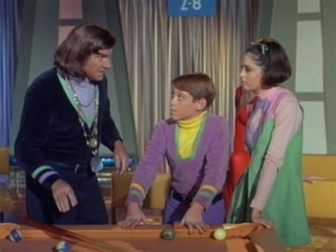 Lost In Space Season 3 Episode 19 "The Promised Planet" | Lost in space, Space tv shows, Space tv