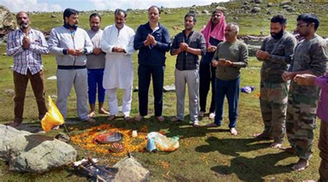 Handful of Kashmiri Pandits keep culture alive in valley - IndiaPost ...