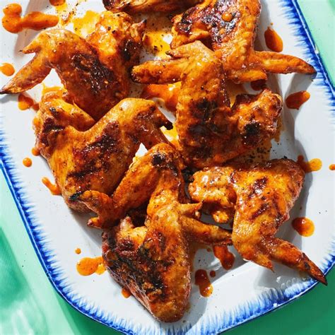 3-Ingredient Buffalo Grilled Chicken Wings - Easy Recipe