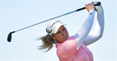 Brittany Lincicome Will Play Golf Against the Men. Where’s the Fuss? - The New York Times