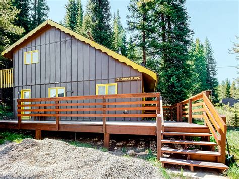 Riverfront Cabins in Colorado | Vacasa