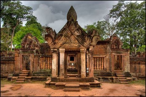 Banteay Srei: The amazing and stunning temple complex in Angkor (Part ...