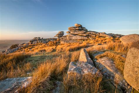 Hiking in Cornwall: Best trails, packing list & tours