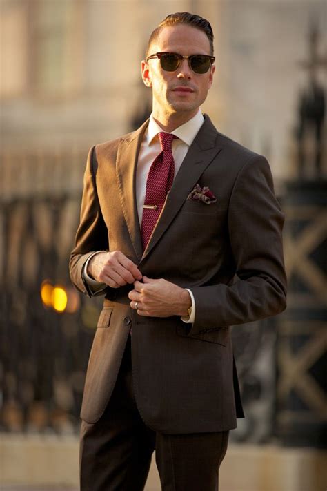 dark tux with burgundy accents, perfect for groomsmen (With images ...