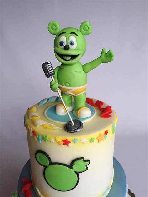 Gummy bear cake - Cake by Layla A - CakesDecor