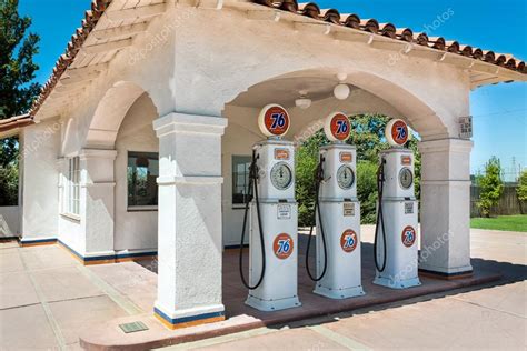 Vintage Union 76 Gas Station in the United States – Stock Editorial ...