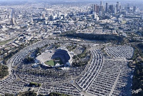 Dodger Stadium Parking Lot : oddlysatisfying