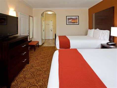 Katy Hotels Near Great Southwest Equestrian Center | Holiday Inn Express & Suites Katy