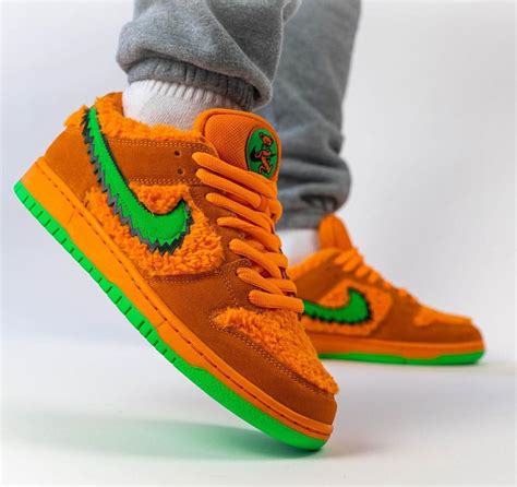 Grateful Dead x Nike SB Dunk Low "Orange" Release Infos und Raffle List