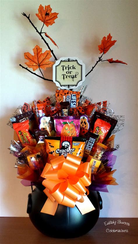 Candy Bouquet Halloween Candy Cauldron Basket | Decoracion calabazas halloween, Arreglos de ...