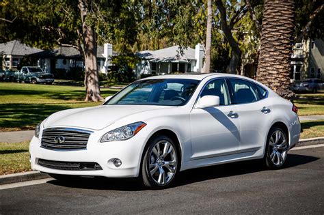 Review: 2013 Infiniti M37 Sedan