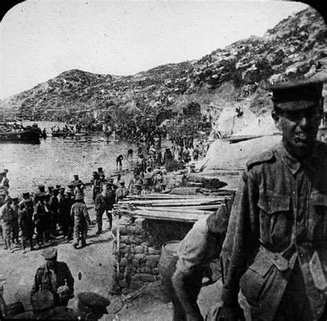 Photograph of soldiers landing at Anzac Cove, Gallipoli | naa.gov.au