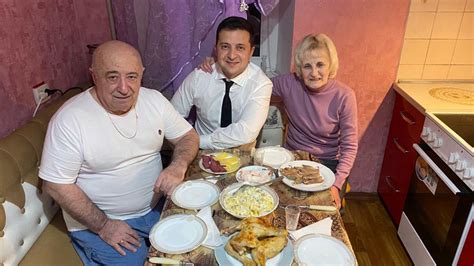 Zelensky settled at home with his parents "dinner party" for ...