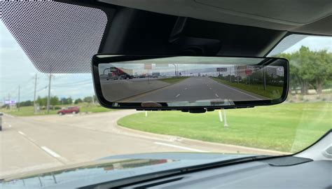 Digital Rearview Mirrors Are Garbage And I Can Explain Why With Science - The Autopian