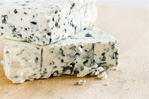 Scotland: Child dies in blue-cheese linked E. coli outbreak