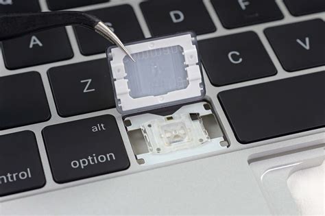 Apple MacBook Butterfly Switch