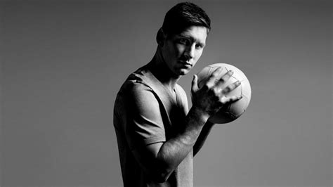 Lionel Messi Black And White Wallpaper Hd For Desktop - Free Wallpapers ...