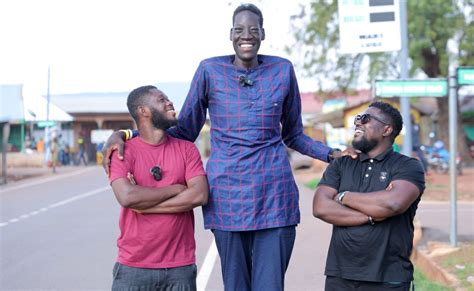 The Ghanaian giant reported to be the world’s tallest man - WardheerNews