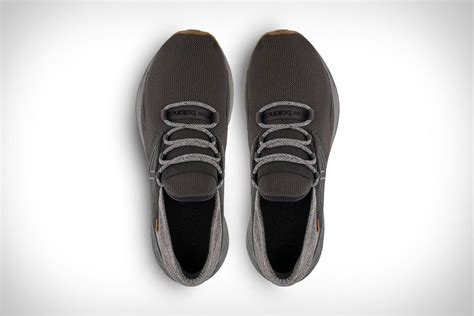 New Balance Fresh Foam Roav Blacktop | Uncrate