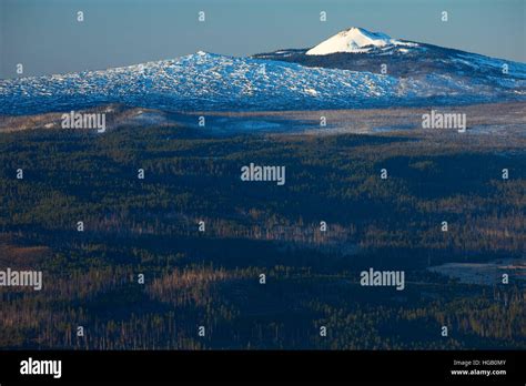 Black butte volcano hi-res stock photography and images - Alamy