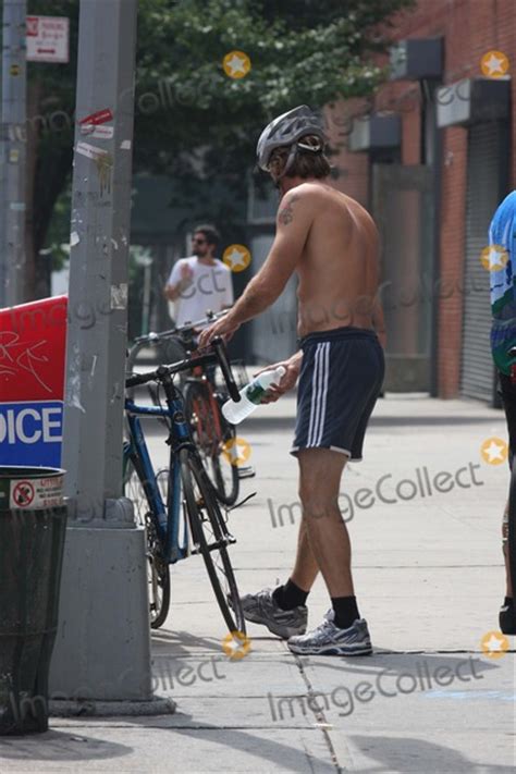 Photos and Pictures - NYC 09/14/08 EXCLUSIVE: Roger Howarth ("As The World Turns") riding his ...