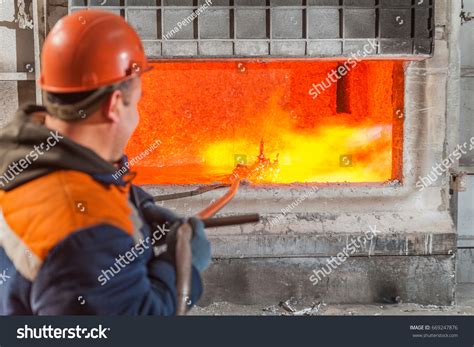 716 Aluminium Smelter Manufacturing Plant Images, Stock Photos ...