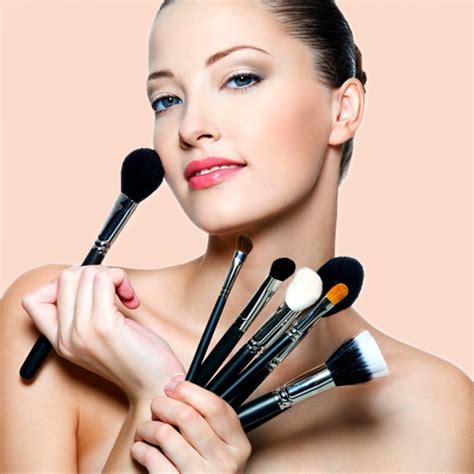 Know Why Natural Cosmetic Products Are Beneficial For Your Skin