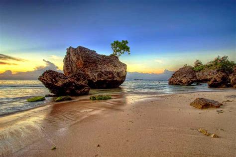 Bali Indonesia Holiday Travels: Padang-Padang Beach | Bali Best Surfing Spot and Relaxation