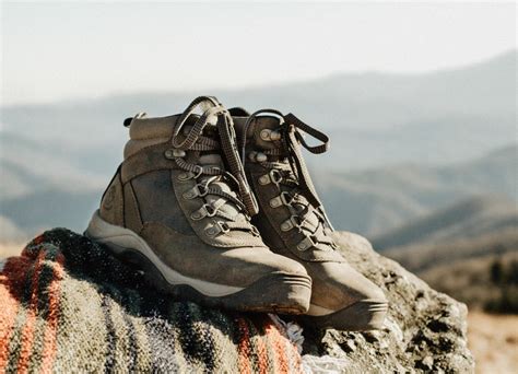 Are Hiking Boots Necessary? Hiking Boots Benefits And Alternatives | Wonderfarr