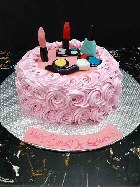 Buy a Beauty Makeup Cake for your Beloved