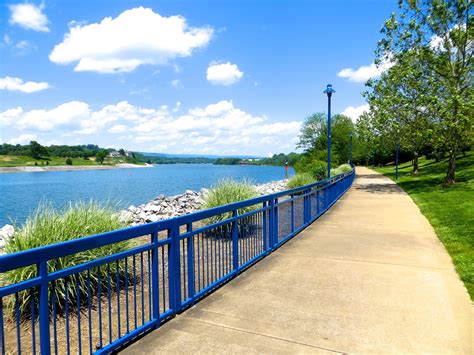 Chuck's Adventures: Biking Chattanooga's Riverwalk Trail