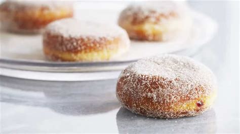 AMAZING Raspberry Jelly Donuts (Made by Anna Olson) | Recipe book