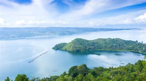 Danau Toba dan 4 Tempat Wisata di Pulau Samosir, Mampir Sejenak di Desa ...