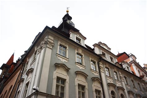 All the Synagogues in Prague – Gold Colored Fox