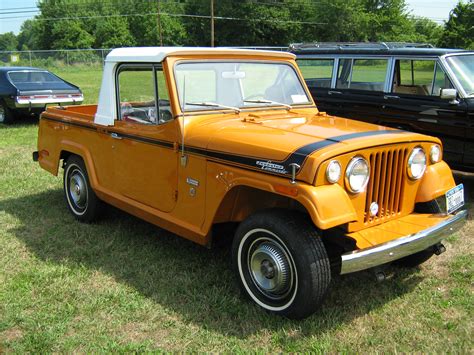 File:1971 Jeepster Commando SC-1 pickup orange r-Cecil'10.jpg ...