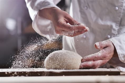 4 Manitoba Flour Substitutes - Fanatically Food