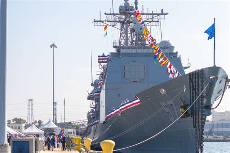 USS Lake Champlain Decommissions After 35 Years of Distinguished Service > U.S. Pacific Fleet > News