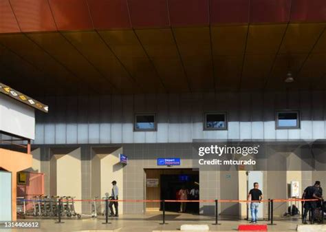 60 Conakry International Airport Stock Photos, High-Res Pictures, and ...