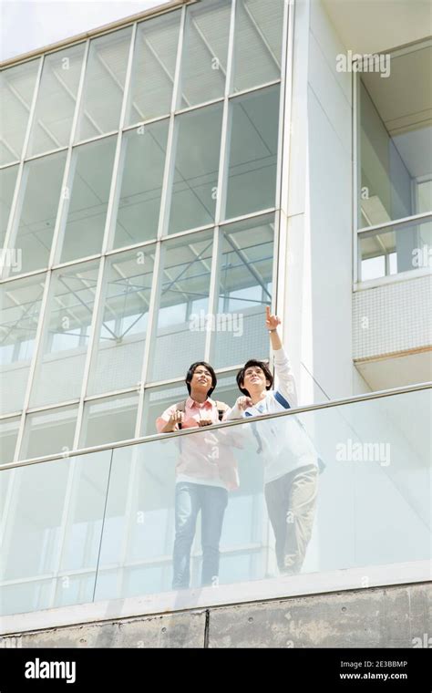 Japanese university students at the campus Stock Photo - Alamy