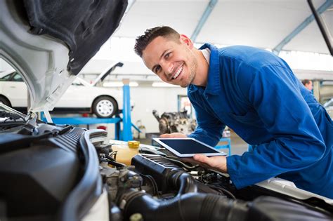 Kfz-Mechatroniker Ausbildung: Das müssen Sie wissen! | Heimarbeit.de √