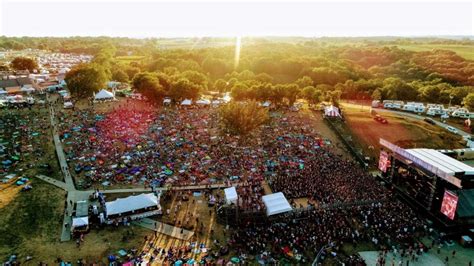 Hinterland Music Festival 2021: Leon Bridges, Khruangbin, Tyler Childers & More