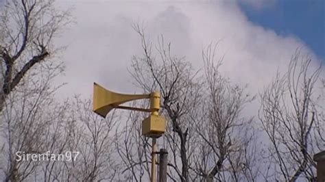 Federal Signal Thunderbolt 1000T Siren Test - Wichita, KS - YouTube