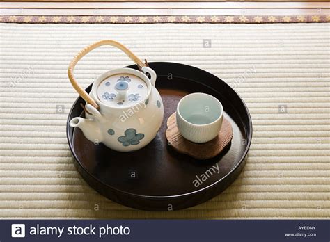 Japanese Tea Bowl Stock Photos & Japanese Tea Bowl Stock Images - Alamy