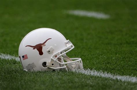 Photos: The 10 Best Helmets In College Football Today