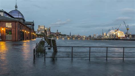 Hamburg: Wie gefährlich ist Hochwasser für die Hafencity und die ...