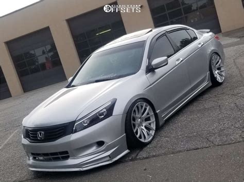 2008 Honda Accord with 20x8.5 25 Miro Type 111 and 225/35R20 ...