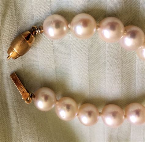 Vintage Pearl Necklace with 14 k Gold Clasp | InstAppraisal